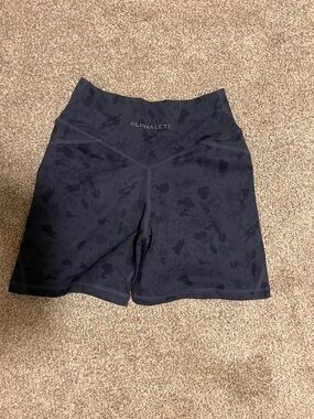 Alphalete High-Rise Black Tonal Camo Bike Shorts